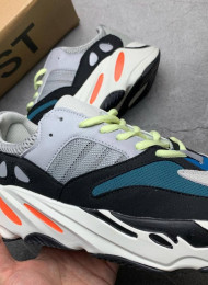 Кроссовки Adidas Yeezy 700 Wave Runner Solid Grey живое фото 3